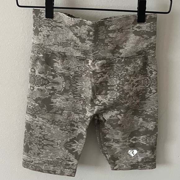 Camo Women’s Best Biker Short and Bra Set - Picture 5 of 5
